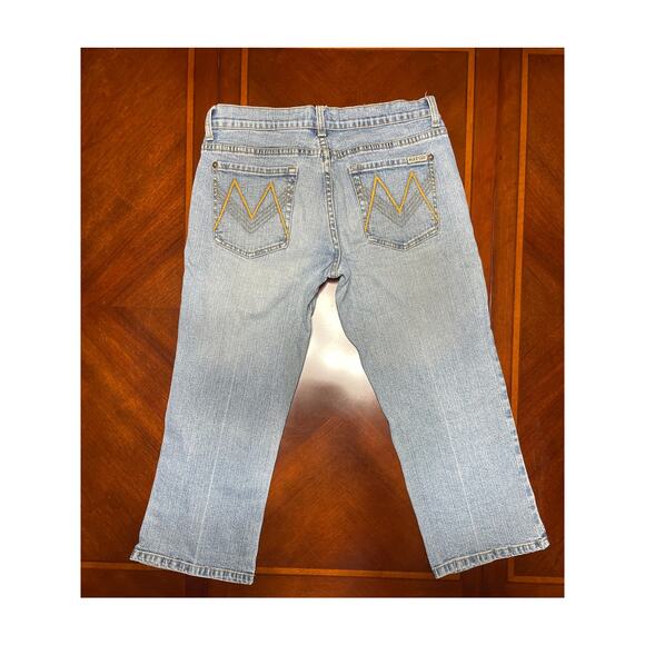 Max Studio Womens Capri Jeans Size 4 Stretch Light Wash Denim Spring Summer - Picture 2 of 9